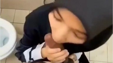 Bokep Malay Sepasang Abg Jilbab Hitam Toilet Viral