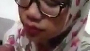 Bokep Indo Mahasiswi Hijab Nyepong Crot Dimuka - Ruang Bokep